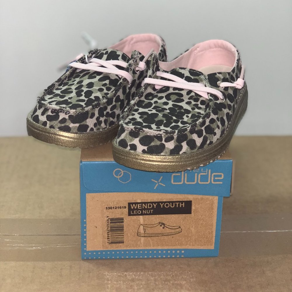 NWT Discontinued Kids Cheetah Wendy Hey Dudes!